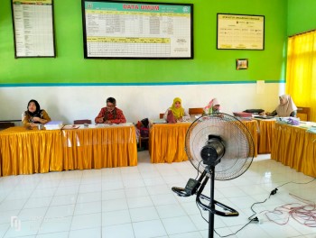 Rapat Rutin Guru
